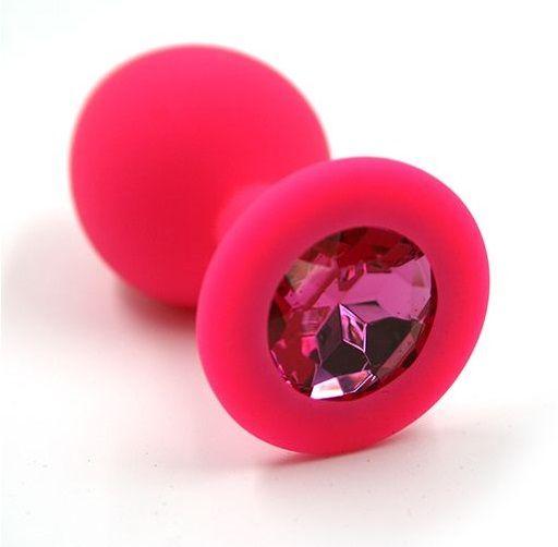 Розовая анальная втулка с малиновым кристаллом - 7,3 см.