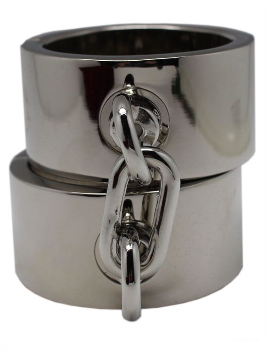 Серебристые гладкие металлические наручники с ключиком от Intimcat
