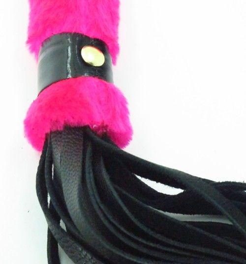 Черная плеть с розовой меховой рукоятью - 44 см. от Intimcat