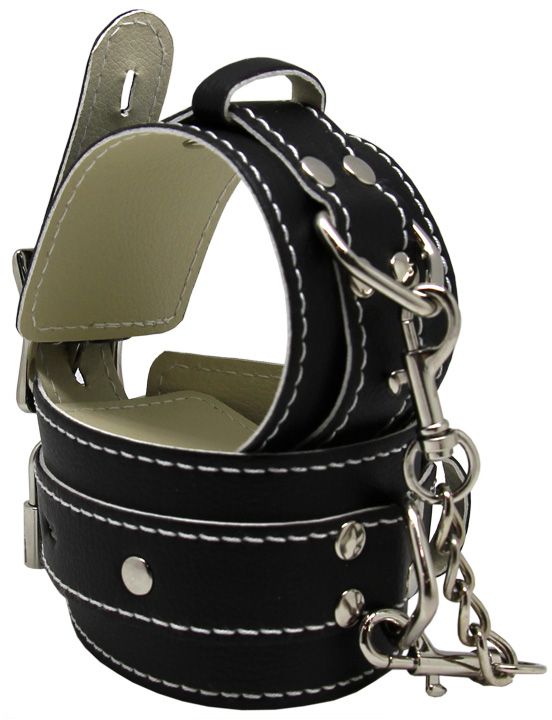 Черные регулируемые наручники с фиксацией на карабинах Eroticon