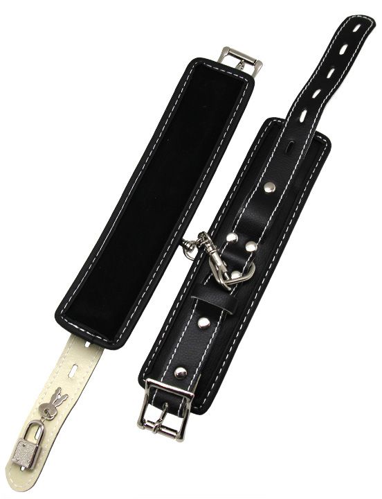 Черные регулируемые наручники с подкладом на карабинах - натуральная кожа