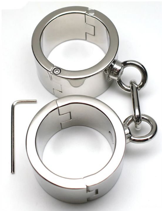 Серебристые металлические гладкие наручники от Intimcat