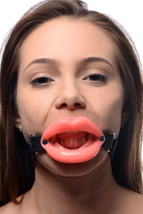 Кляп в форме губ Sissy Mouth Gag XR Brands