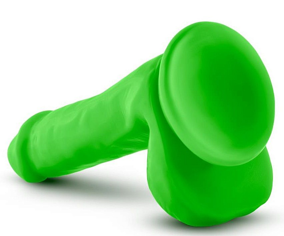 Зеленый фаллоимитатор 6 Inch Silicone Dual Density Cock with Balls - 15,24 см. от Intimcat
