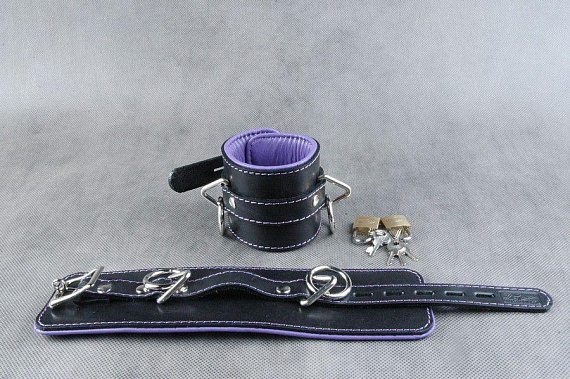 Подвёрнутые кожаные наножники с фиолетовым подкладом - натуральная кожа