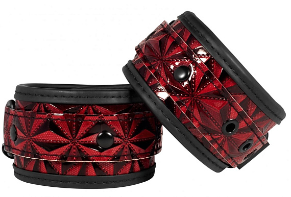 Красно-черные наручники и наножники Luxury Hogtie Shots Media BV