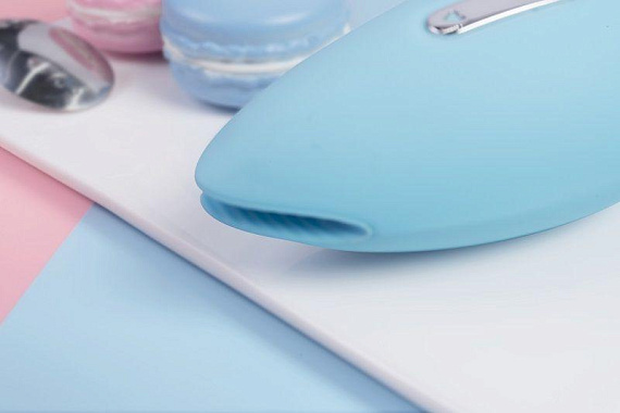 Голубой вибростимулятор клитора Candy с эффектом  поцелуя рыбки - фото 5