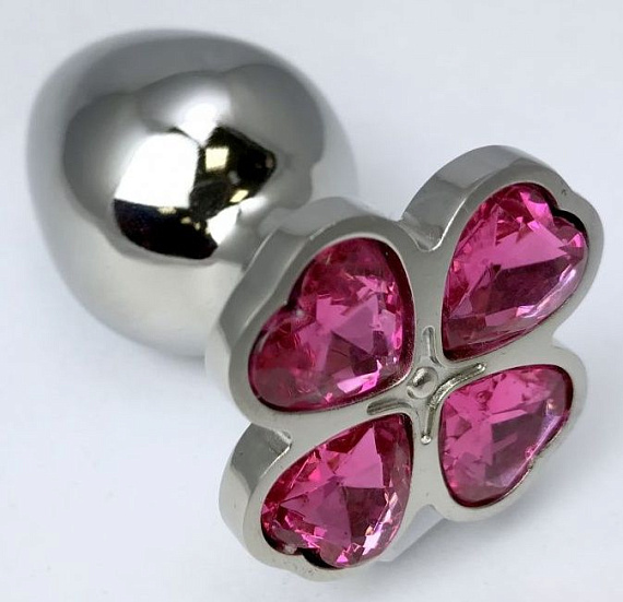 Серебристая анальная втулка с клевером из розовых кристаллов - 8 см. - металл