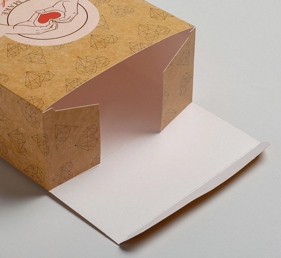 Складная коробка  С любовью  - 16 х 23 см. - бумага