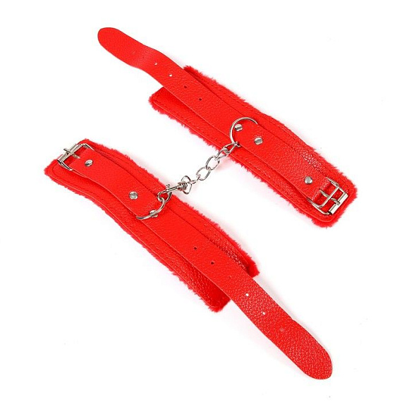 Красные наручники с меховой подкладкой и ремешками от Intimcat