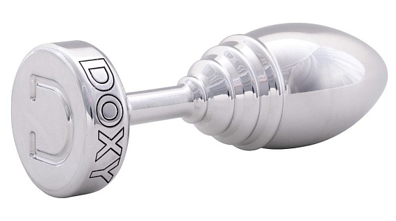Серебристая анальная втулка Doxy Ribbed Butt Plug - 10,5 см. - металл