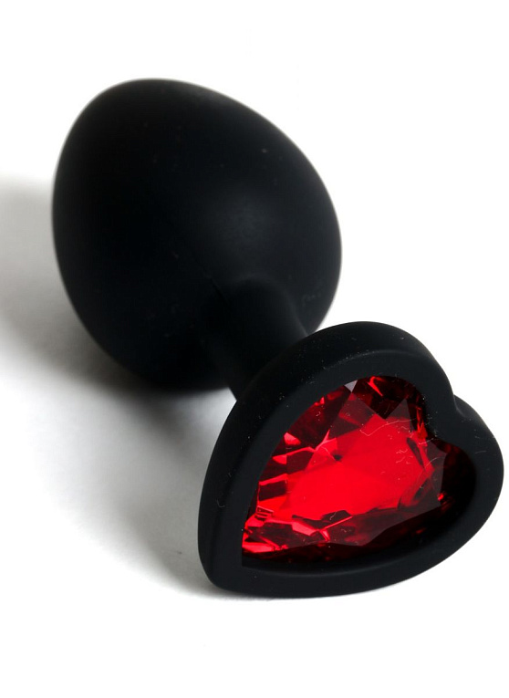 Черная анальная силиконовая пробка с красным стразом-сердцем - 7,5 см. - силикон