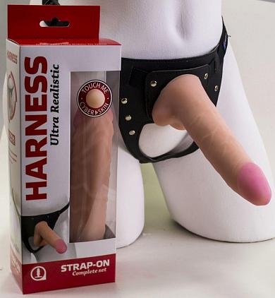 Страпон Harness в упаковке: трусики и насадка-фаллос - 18 см.