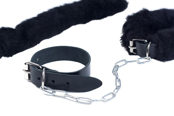 Кожаные наручники со съемной черной опушкой от Intimcat