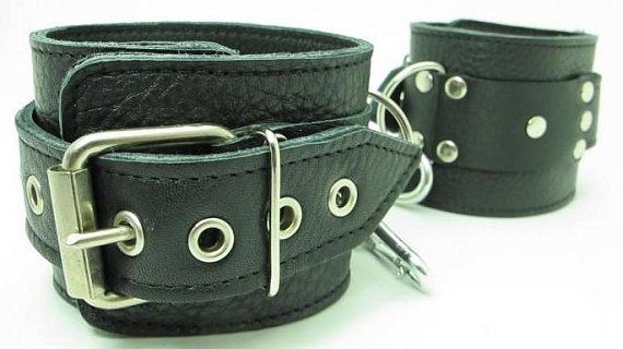 Черные кожаные наручники с пряжкой от Intimcat