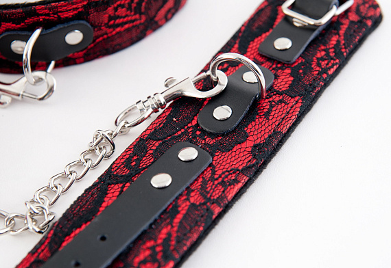 Кружевной набор красного цвета: ошейник и наручники - 100% хлопок