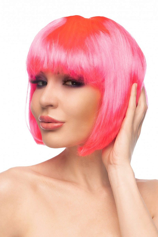 Ярко-розовый парик  Ахира - 100% полиэстер