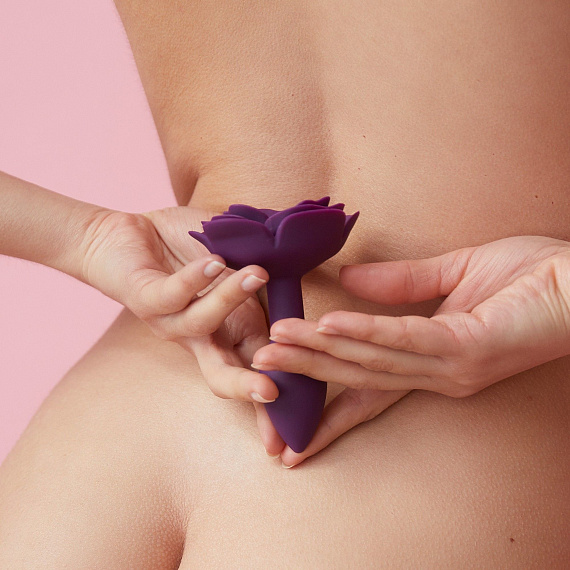 Фиолетовая анальная пробка с ограничителем-розой Open Rose Size S Butt Plug - фото 5