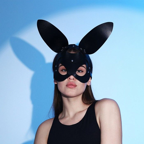 Черная маска «Непослушная зайка» с ушками - фото 5