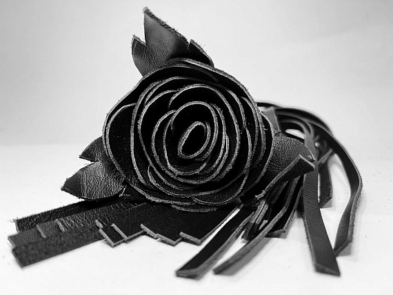 Черная кожаная плеть с розой в рукояти - 40 см. - натуральная кожа