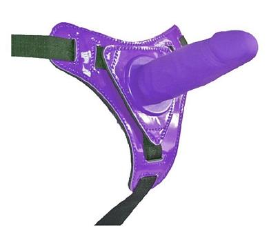 Фиолетовый страпон на лакированных трусиках - 12 см.