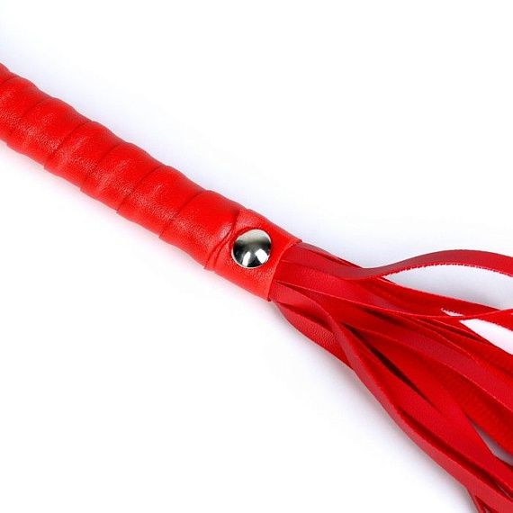 Красная многохвостая плеть с петлей на рукояти - 55 см. от Intimcat