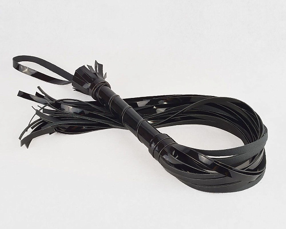 Черная лаковая плеть-флогер - 65 см.
