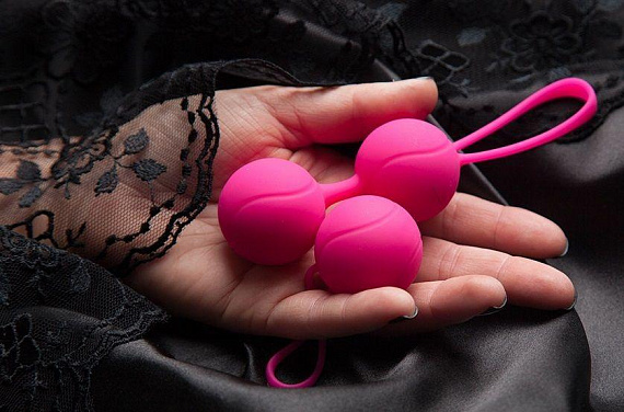 Ярко-розовый набор для тренировки вагинальных мышц Kegel Balls - фото 9