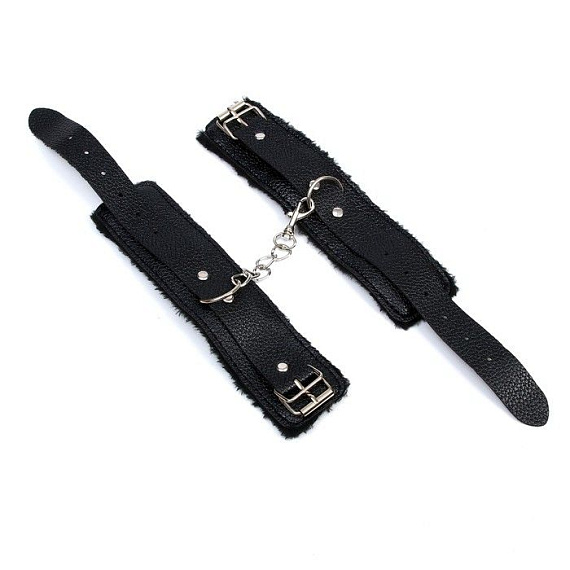 Черные наручники с меховой подкладкой от Intimcat