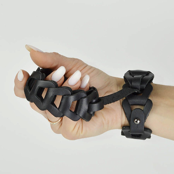 Черные кожаные наручники  Клеопатра - натуральная кожа