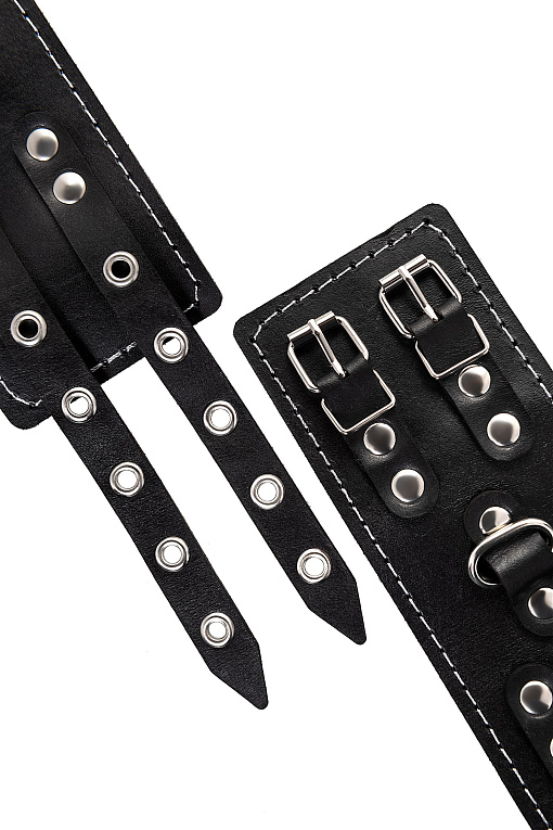 Черные кожаные наручники с двумя ремнями и красной подкладкой - фото 7