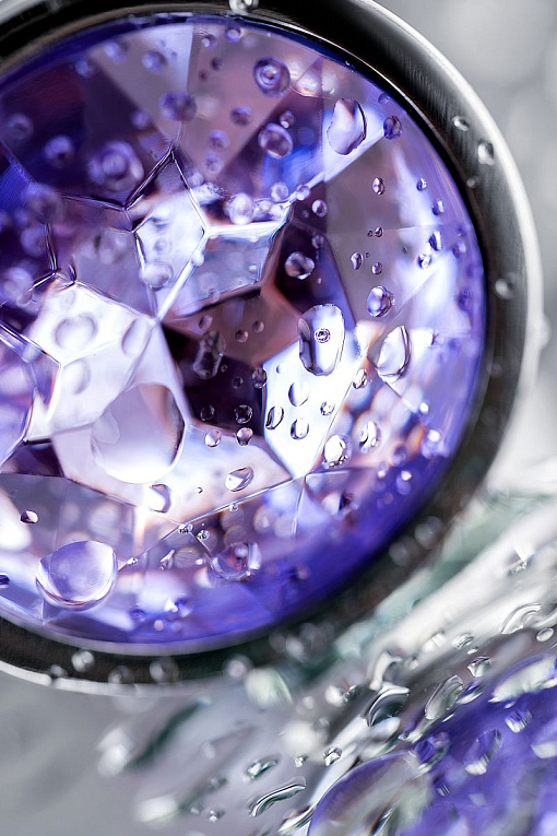 Серебристая гладкая коническая анальная пробка с фиолетовым кристаллом - 7 см. - фото 7