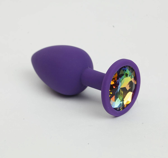 Фиолетовая анальная пробка с радужным стразом - 7,6 см. - силикон
