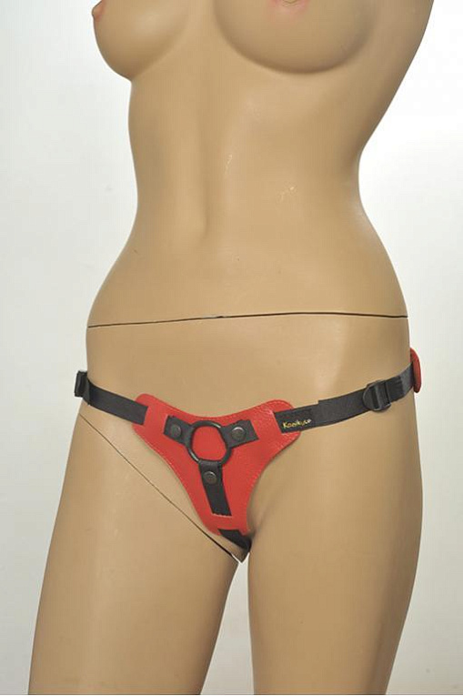 Красно-чёрные трусики для фиксации насадок кольцом Kanikule Leather Strap-on Harness  Anatomic Thong - натуральная кожа