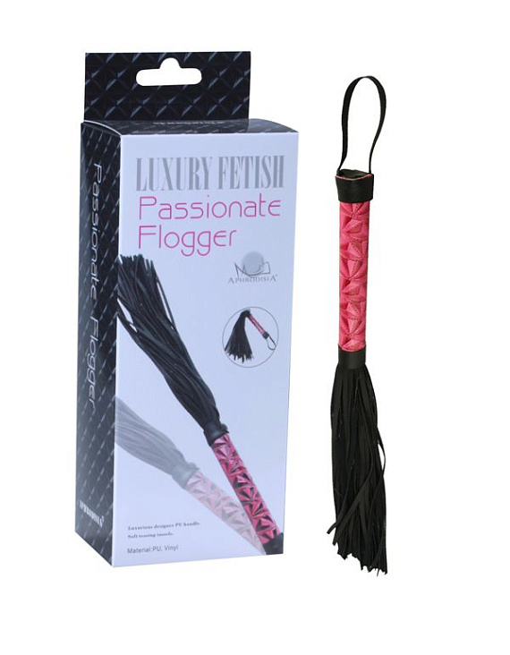 Аккуратная плетка с розовой рукоятью Passionate Flogger - 39 см. - искусственная кожа