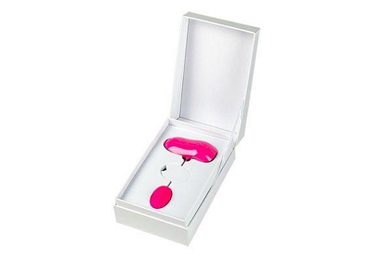 Розовое виброяйцо Play Ball с пультом управления и фиксацией от Intimcat