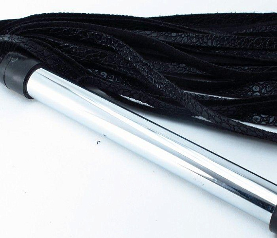 Черная плетка с металлической ручкой - 43 см. от Intimcat