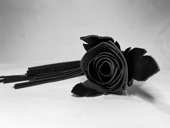 Черная кожаная плеть с лаковой розой в рукояти - 40 см. - натуральная кожа